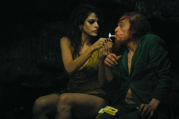 Eva Mendes visits from Hollywood