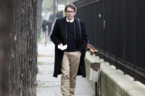 Ethan Hawke as Tom Ricks. This is representative of compositions in the film which show the character often 'penned in' by his environment.