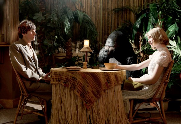 Simon (Jesse Eisenberg) and Hannah (Mia Wasikowska) on a date