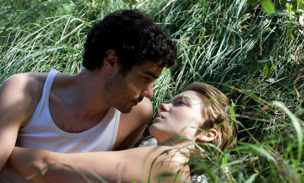 The lovers: Gary (Tahir Rahim) and Karole (Léa Seydoux)