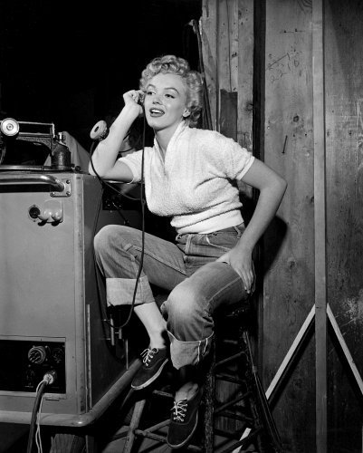 Marilyn Monroe on the set of CLASH BY NIGHT (photo from http://www.thisismarilyn.com)