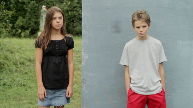 Lisa (Jeanne Disson, left) and Laure/Mikael (Zoé Héran)