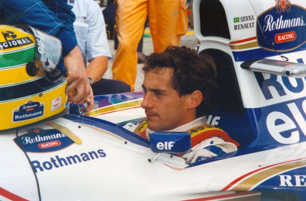 smallphoto-Senna-2010-19