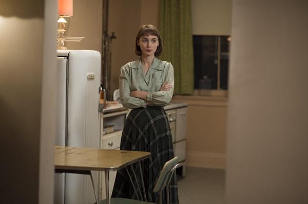 Therese's apartment with the framing of constraining walls.