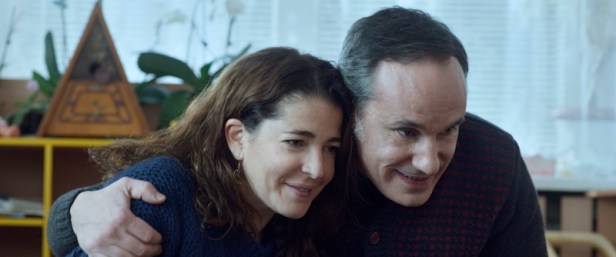 Natalia (Nora Navas) and Dani (Frances Garrido)